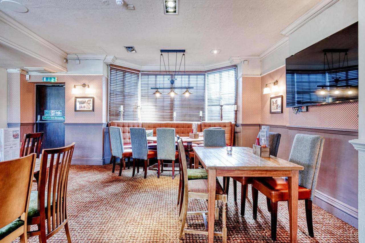 The Wheatsheaf By Innkeeper'S Collection Уокинг Екстериор снимка